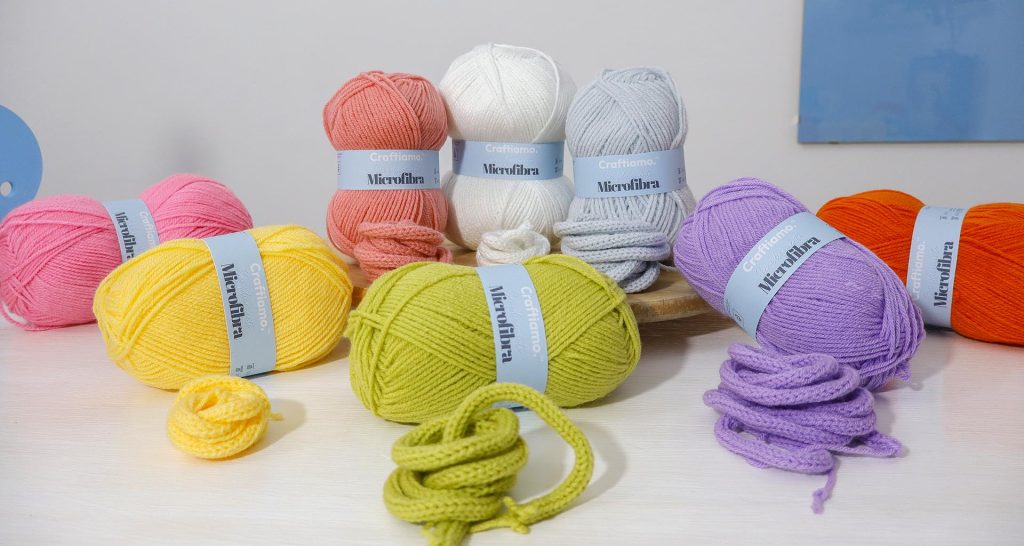 Gomitoli in microfibra per creare tubolari a tricotin